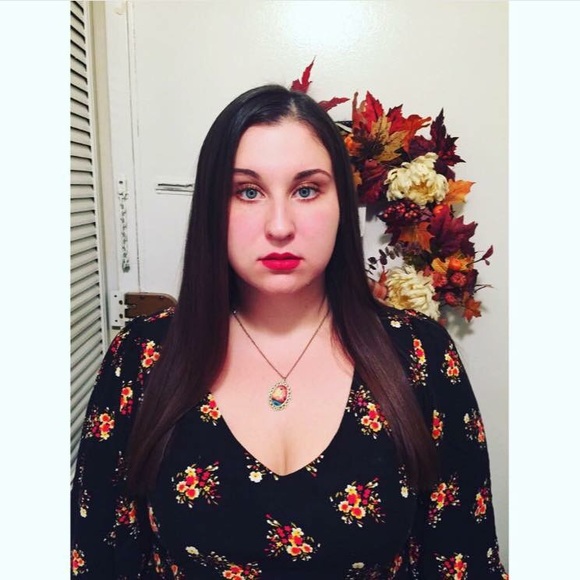 Meet your Posher, Deirdre - Picture 3 of 3